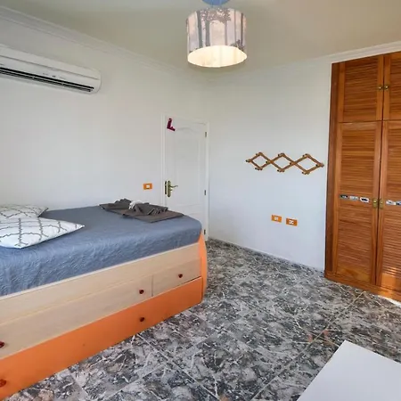 Villa Laura *